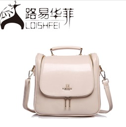 青春物語 路易華菲學院風雙肩包，可愛與實用的完美融合